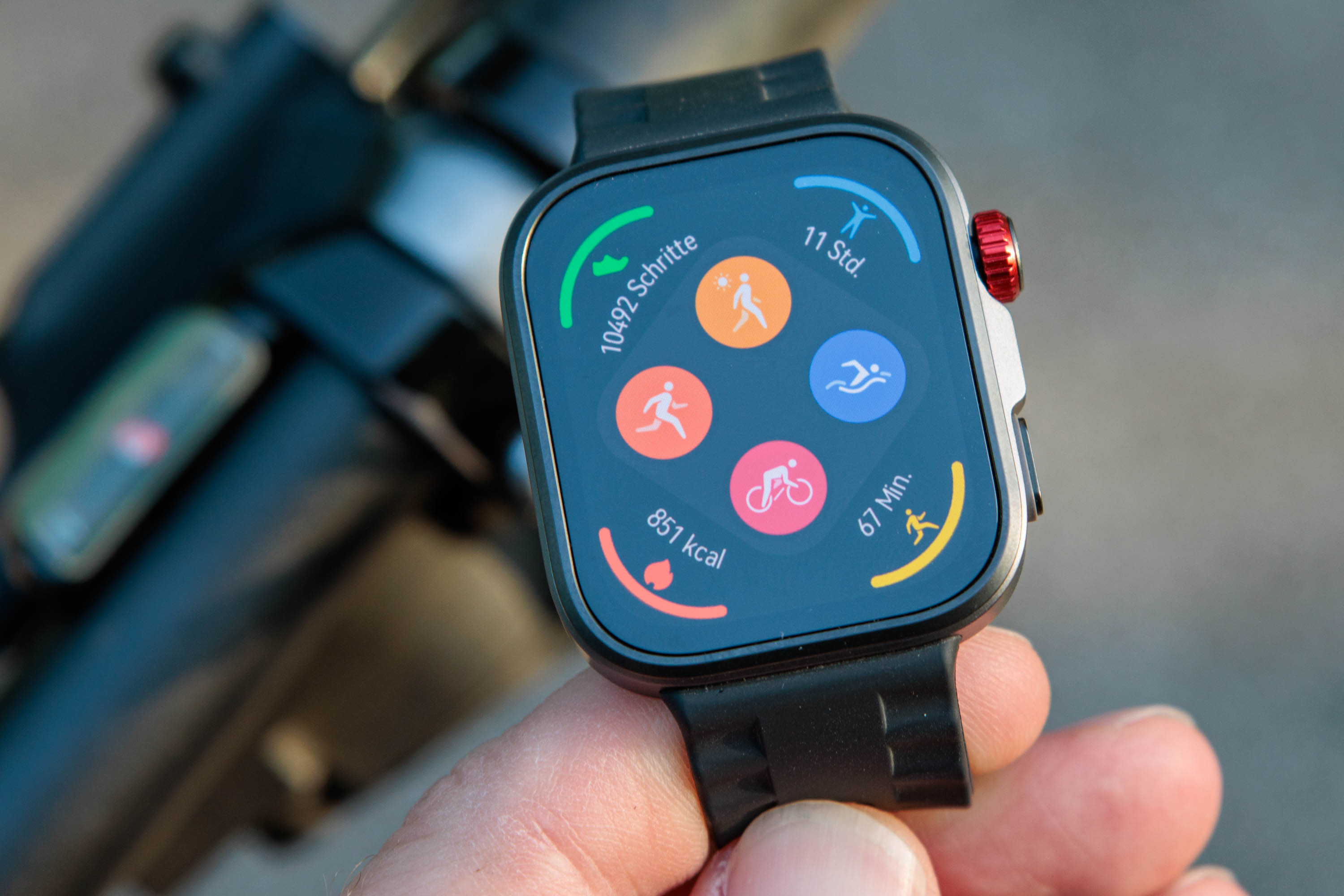 Huawei Watch Fit 4 Pro tested: Good sports watch with long battery