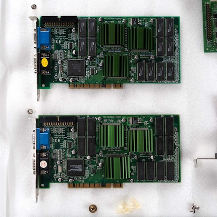 Les accélérateurs 3D Voodoo 2 Gainward Dragon 3000.