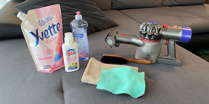 Voici le matériel pour traiter les taches de vos canapés et fauteuils.