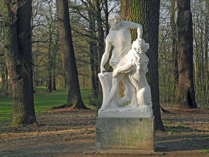Moulage en marbre artificiel de la sculpture Milon de Crotone dans le Grand Jardin de Dresde (Milon combattant avec le lion).