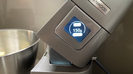 With a swipe to the right, I get to the integrated scale on the touchscreen.