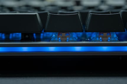 Dank transparentem Top der Switches schimmert Licht durch.