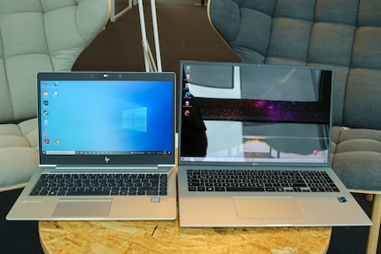Größenvergleich mit einem entspiegelten 14-Zoll-Display.