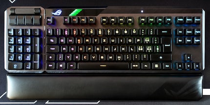 Attached to the left, you’ll get more buttons, plus a shorter distance from WASD to the mouse.