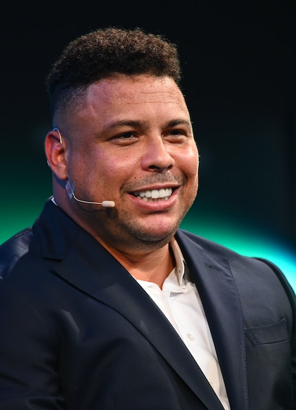 Ronaldo ist knapp zwanzig Jahre später nicht mehr in Topform, hat dafür weniger Falten als meine Schuhe.