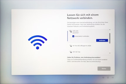 Wenn du dich nicht mit einem WLAN verbindest, geht die Ersteinrichtung nicht weiter.
