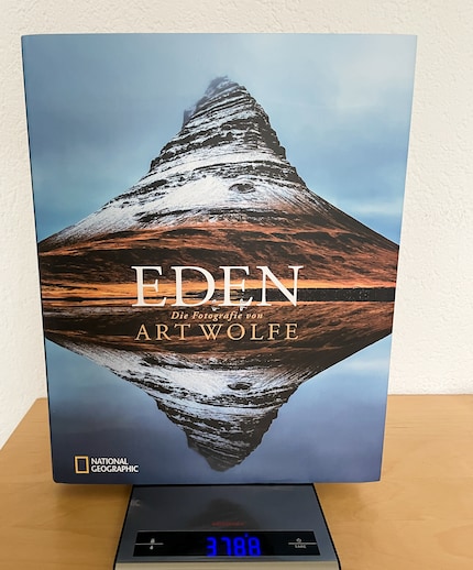 Die Küchenwaage beweist: Der Brocken ist fast vier Kilo schwer.