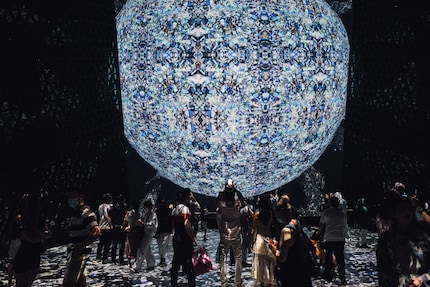 Huge screen wall and projection onto the floor of the Saudi Arabia pavilion.