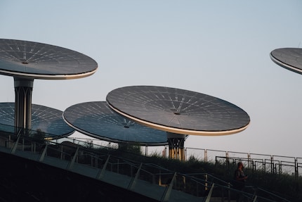 These e-trees each have about 120 solar panels and search out the sun from dawn till dusk. 