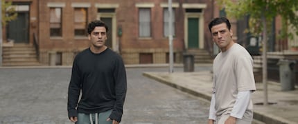Ich vergesse immer wieder, dass Oscar Isaac beide Rollen spielt. Es ist, als ob es zwei unterschiedliche Personen wären.