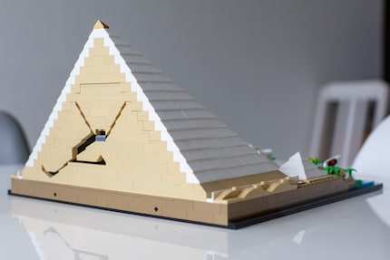 Le système de chambres à l'intérieur de la pyramide.