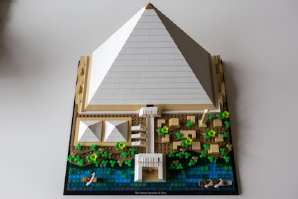 La pyramide est également magnifique vue du ciel.