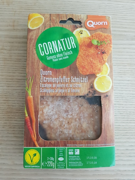 En je zou deze vier jaar oude maïs waarschijnlijk nog kunnen eten. Maar het belandt nog steeds in de emmer.
