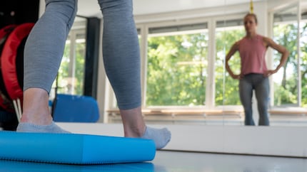 When all your muscles work together, you spare your knee joint.