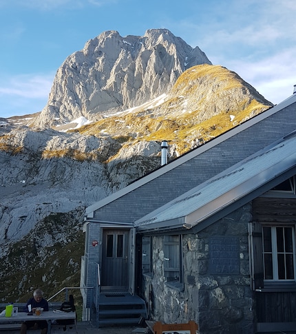 Abendstimmung auf der Zwinglipasshütte.