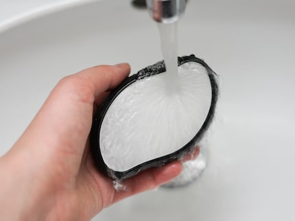 Den Exfora kann ich einfach unter dem Wasserhahn abspülen.