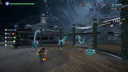 Zelfs tsunami's kunnen Bayonetta er niet van weerhouden de gemene Homunculi een flink pak slaag te geven.