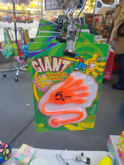 Gigantisch dünkt mich hier eigentlich nur der Preis.