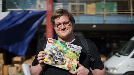 Lego und Jurassic World suchst du auf der Verpackung vergebens.