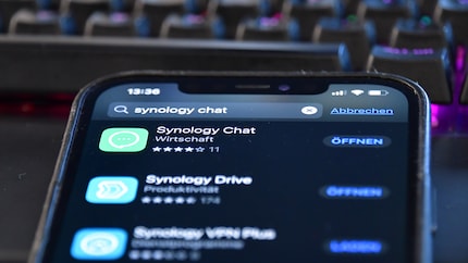 Synology Chat kannst du auch auf deinem Smartphone installieren.