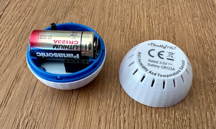 The sensor measures humidity and temperature and works with the fan heater via Wi-Fi.