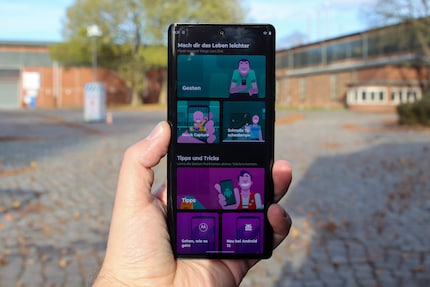 A useful Moto app.