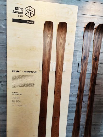 Les skis All-Mountain Spinnova de Pusu Loska à l'ISPO de Munich.