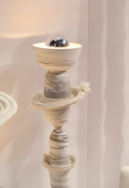 Le disque textile en coton tissé est renforcé par une structure en acier brut.