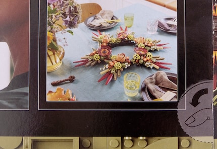 Das Dried Flower Centerpiece kann zu einem grossen Kranz ergänzt werden.