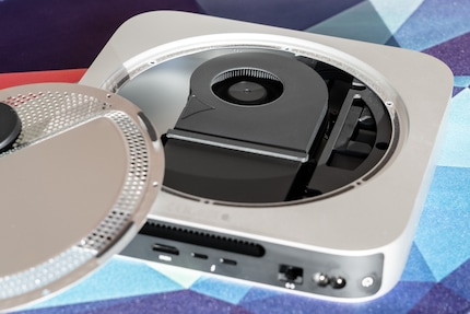 Ein Lüfter und viel Luft: Rund die Hälfte des Mac Minis ist leer.