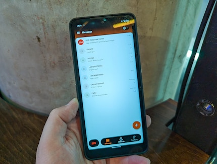 Bullit satellite messenger: emergency calls and text messages in one app.