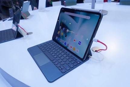 A matching keyboard and pen are available for the OnePlus Pad.