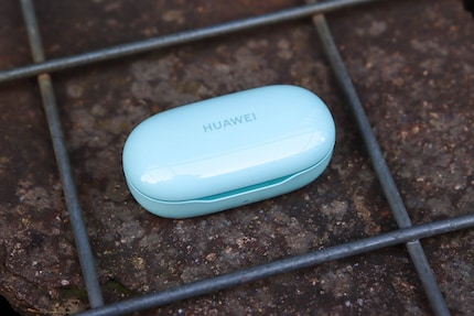 At about 35 grammes, the Freebuds SE case is one of the lighter true-wireless headphones.