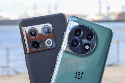 Visually, the OnePlus 10 Pro (left) and the OnePlus 11 differ, but there’s too little difference in terms of features.