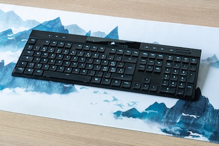IMO, simple lighting complements the simple design. I’ve set it to light blue here.