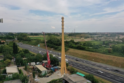 In de zomer van 2021 werd de eerste houten telecommunicatietoren van Italië gebouwd in de buurt van Milaan aan de drukke snelweg A51.