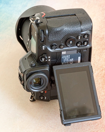 The screen also folds out vertically.