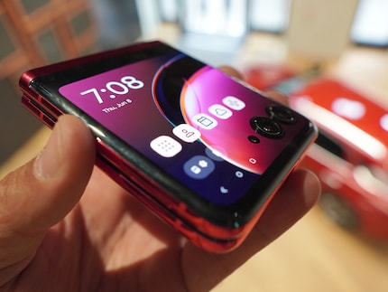 The Razr 40 Ultra is compact and slim.