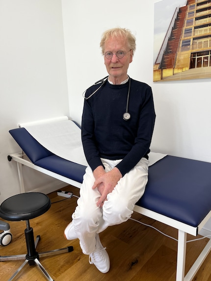 Prof. Raedler praktiziert in Hamburg und betreut über 5000 Patientinnen und Patienten mit Morbus Crohn und Colitis Ulercosa. Für viele Betroffene ist er die letzte Hoffnung auf ein normales Leben.