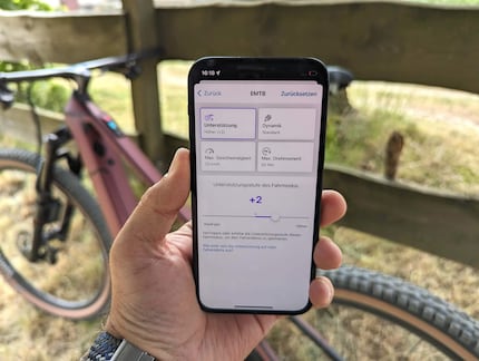 Dans l'application, vous pouvez configurer les modes de conduite et tous les autres paramètres du vélo électrique à votre convenance. 