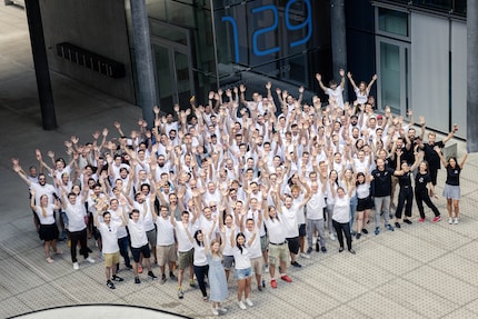 Zum «Hackfest» versammelt: die Mitarbeitenden von Digitec Galaxus, die den Shop täglich am Laufen halten und ihn permanent verbessern.