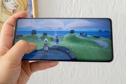 Je kunt ook fatsoenlijke games spelen met de Oppo Reno 10 Pro. «Sky» ziet er goed uit.