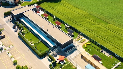 Het 5-sterren dierenhotel in vogelvlucht.