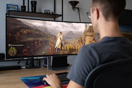 Als je veel geld hebt uitgegeven aan je grafische kaart, moet je ook een even goede monitor aanschaffen. De OLED G9 heeft een plekje bovenaan mijn verlanglijstje veroverd.