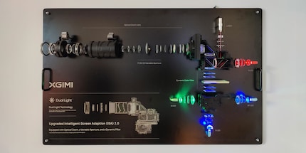 This is what the inside of the Xgimi Horizon Ultra looks like. The last time I opened a projector, it ended in disaster.