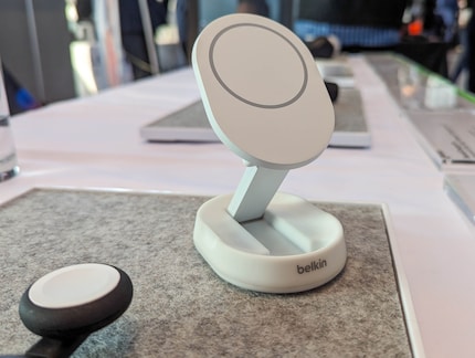 With the Belkin BoostCharge, the iPhone can still be moved while charging.