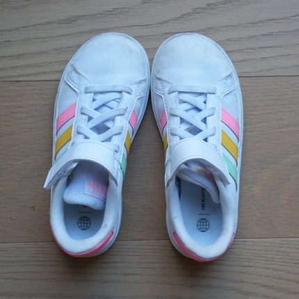 Een hint van een kus: dat is wat schoenen doen.