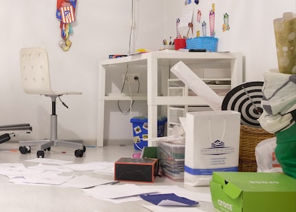 Ik schrijf de kamer van mijn kind af voor deze week. Dat is een puinhoop voor een andere keer.