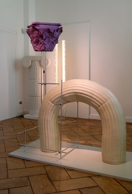 De kunstenaar en ontwerper Sergio Roger woont in Barcelona.