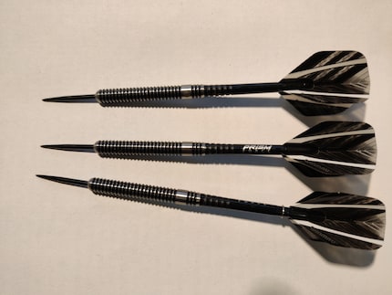 Les Steeldarts Winmau Blackout me convainquent par leur aspect élégant et leur bonne prise en main.